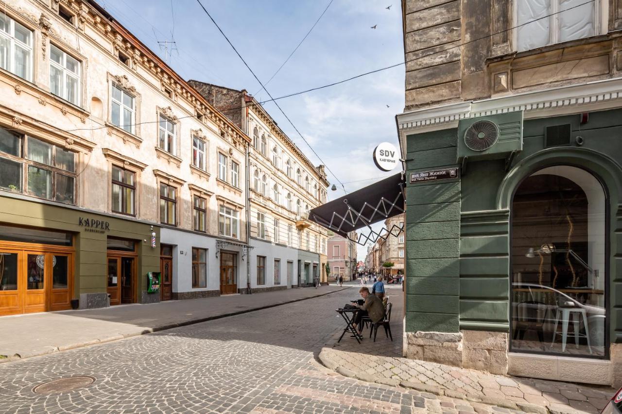 Next To Opera Apartment Lviv Bagian luar foto