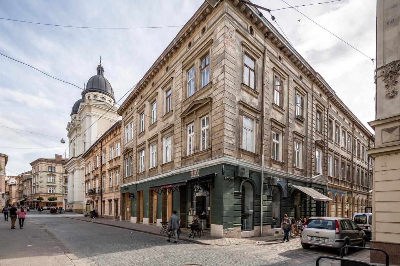 Next To Opera Apartment Lviv Bagian luar foto