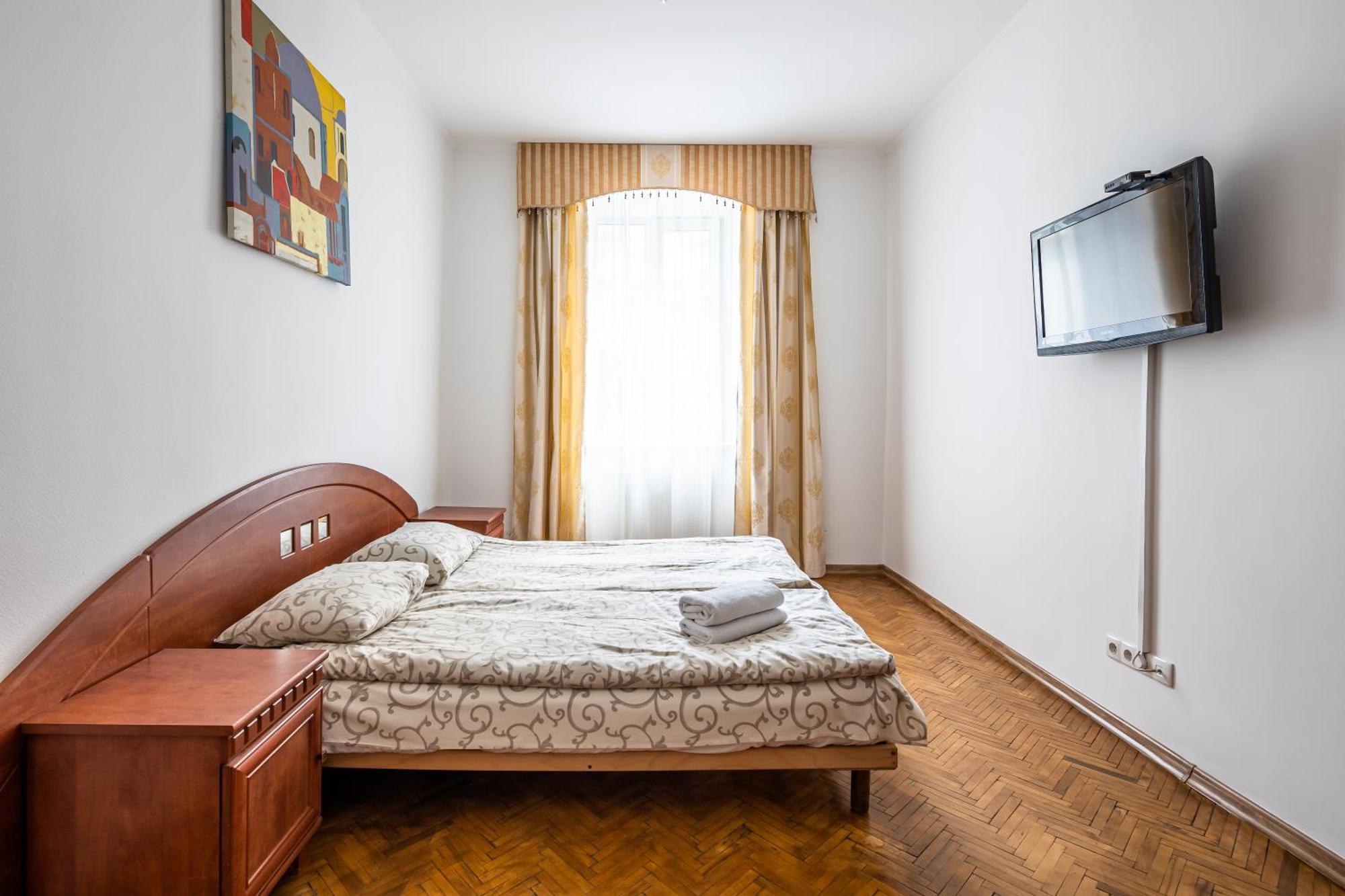 Next To Opera Apartment Lviv Bagian luar foto