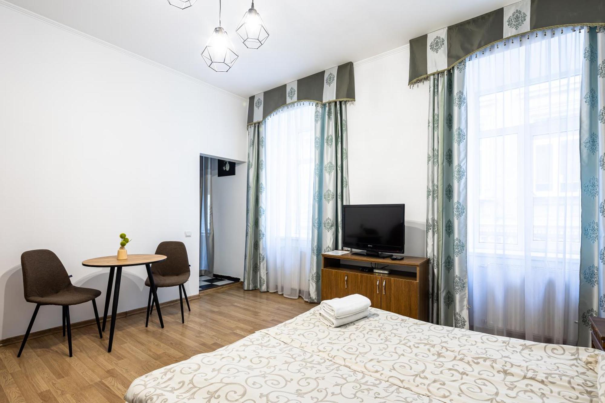 Next To Opera Apartment Lviv Bagian luar foto