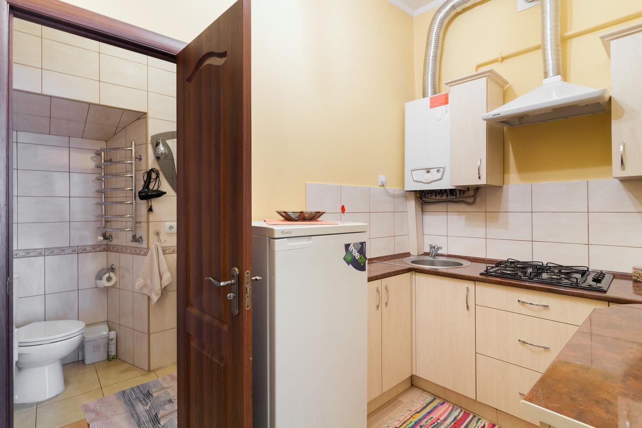 Next To Opera Apartment Lviv Bagian luar foto