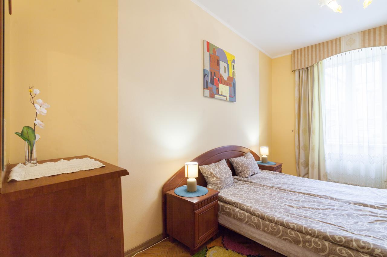 Next To Opera Apartment Lviv Bagian luar foto